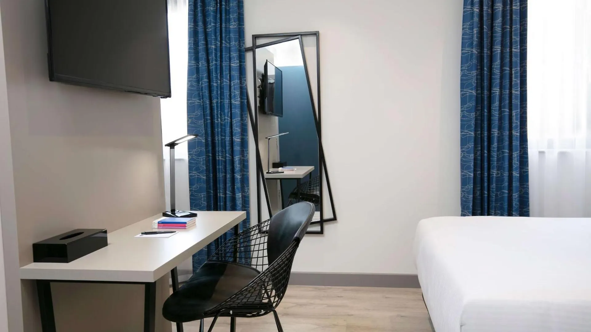 **** Hotel Spark By Hilton Luton Luton  Reino Unido