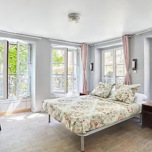  Hotel Le Petit Borda Francja